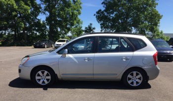 2008 Kia Rondo plein